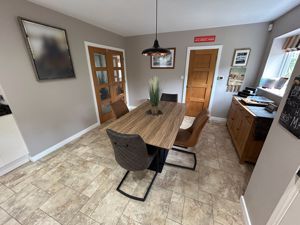 Photo 11- click for photo gallery